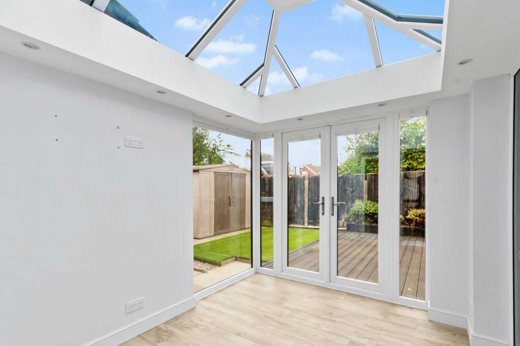 Property photo 3 of 26