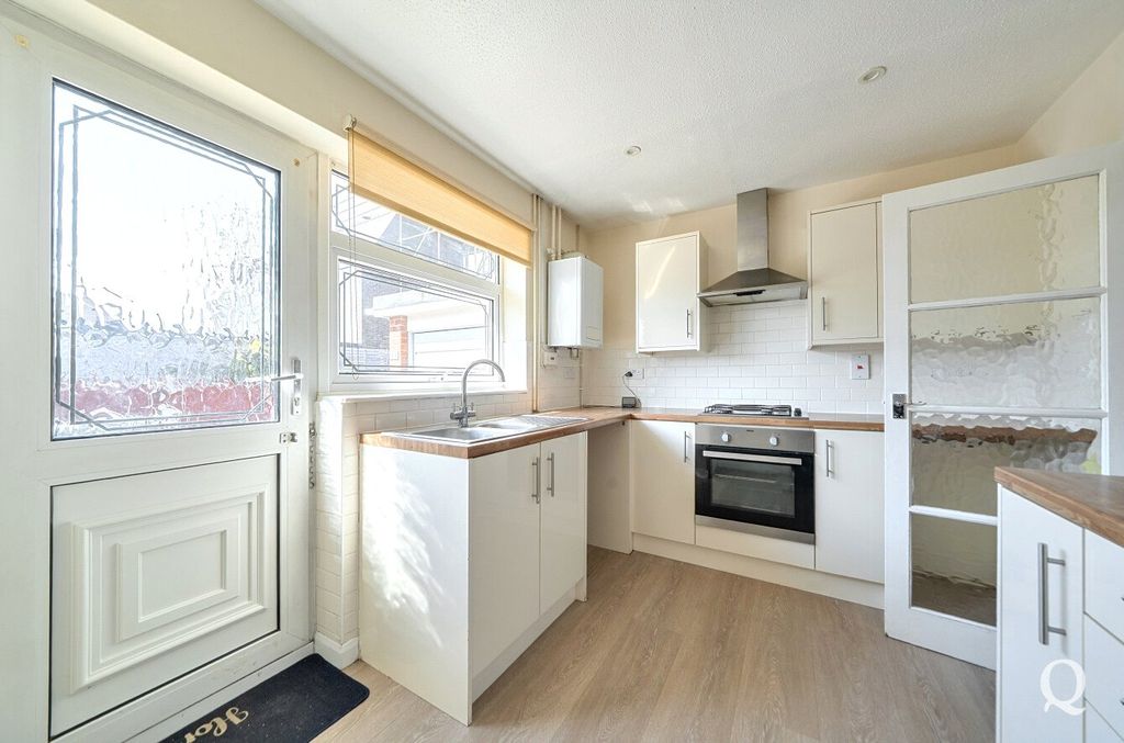 Property photo 2 of 17 Picture No. 09