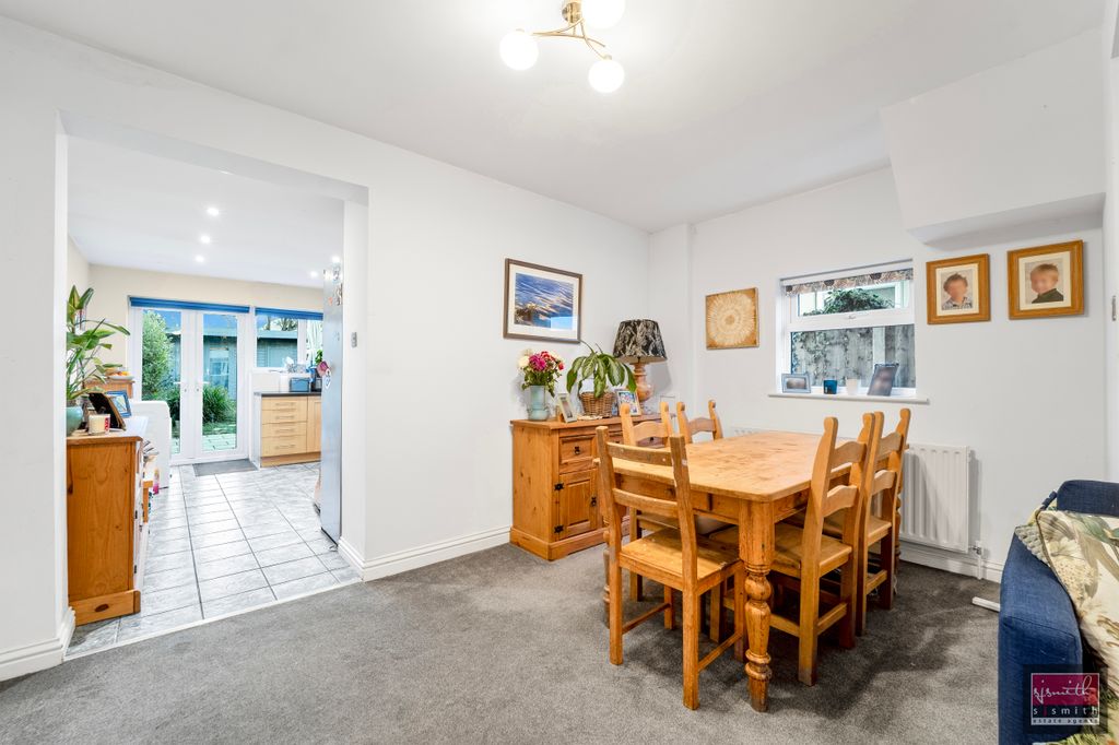 Property photo 3 of 13 Dsc04167