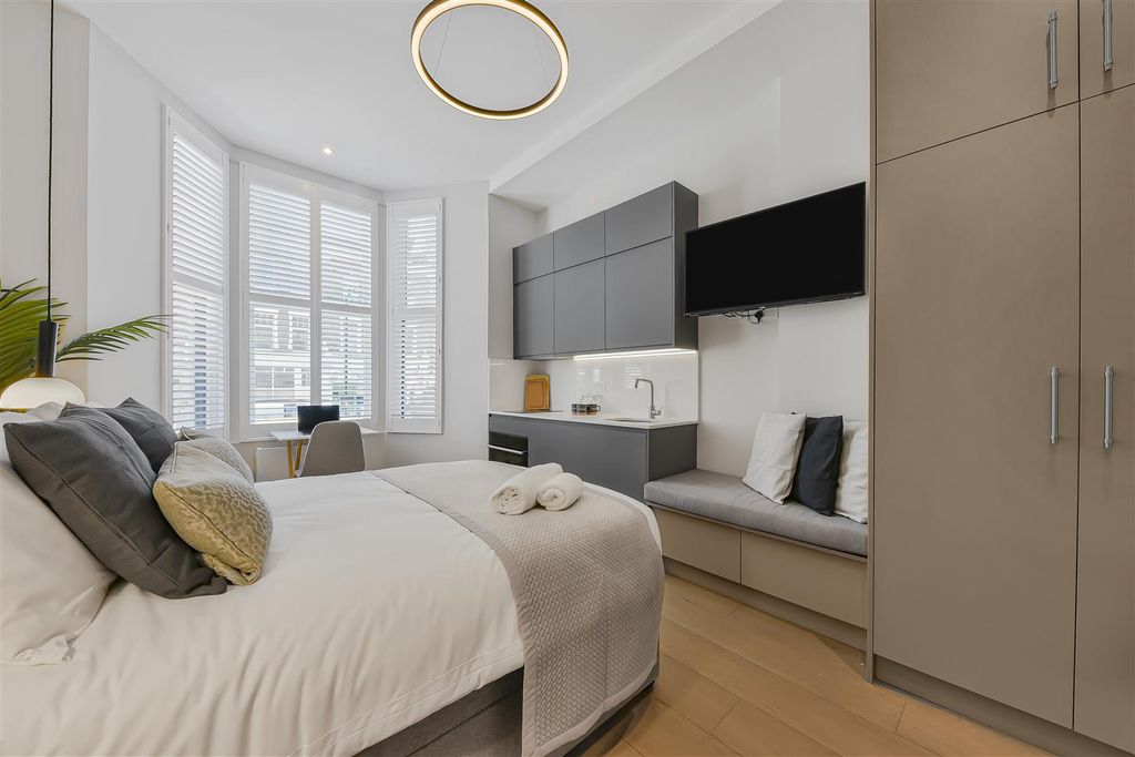 Property photo 1 of 14 One Stay - Studio 6 - Kitchenette - Image 1.Jpg