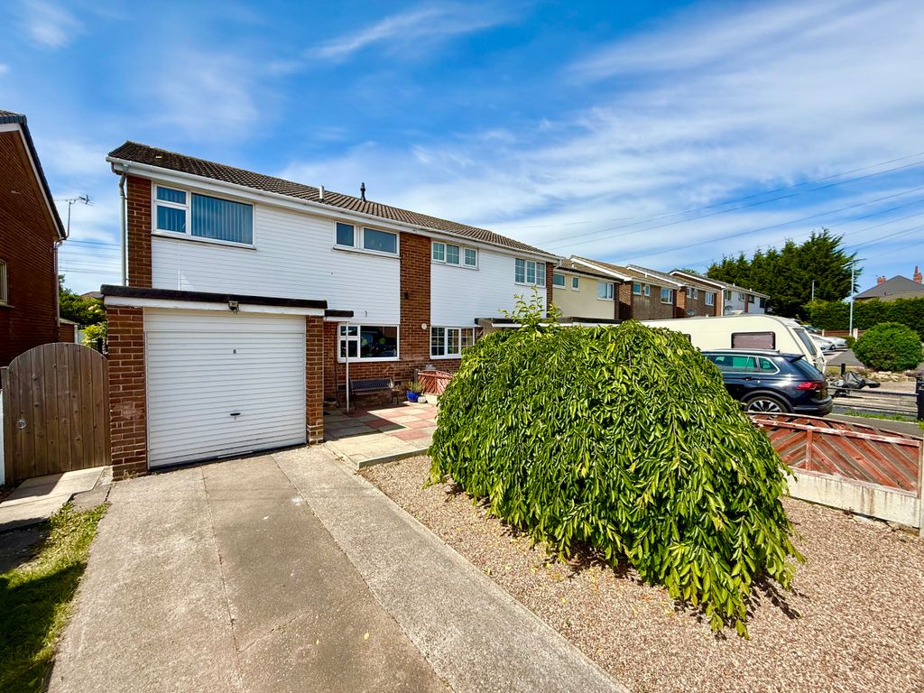 Property photo 1 of 16 External