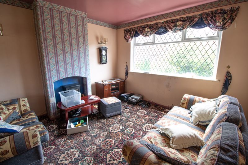 Property photo 3 of 15 Lounge