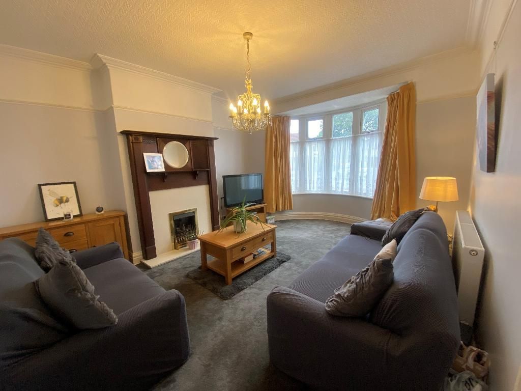 Property photo 2 of 17 Lounge