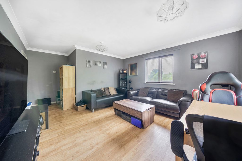 Property photo 3 of 22 1297891-14-682d9A...