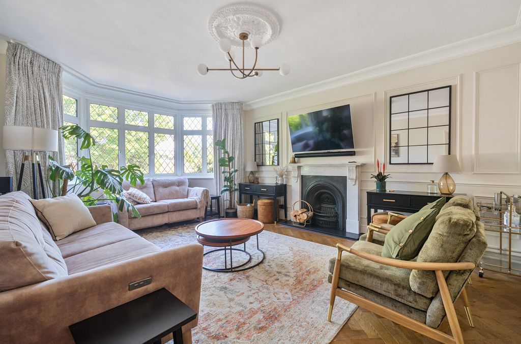 Property photo 3 of 29 1468082-11-6A15c5...