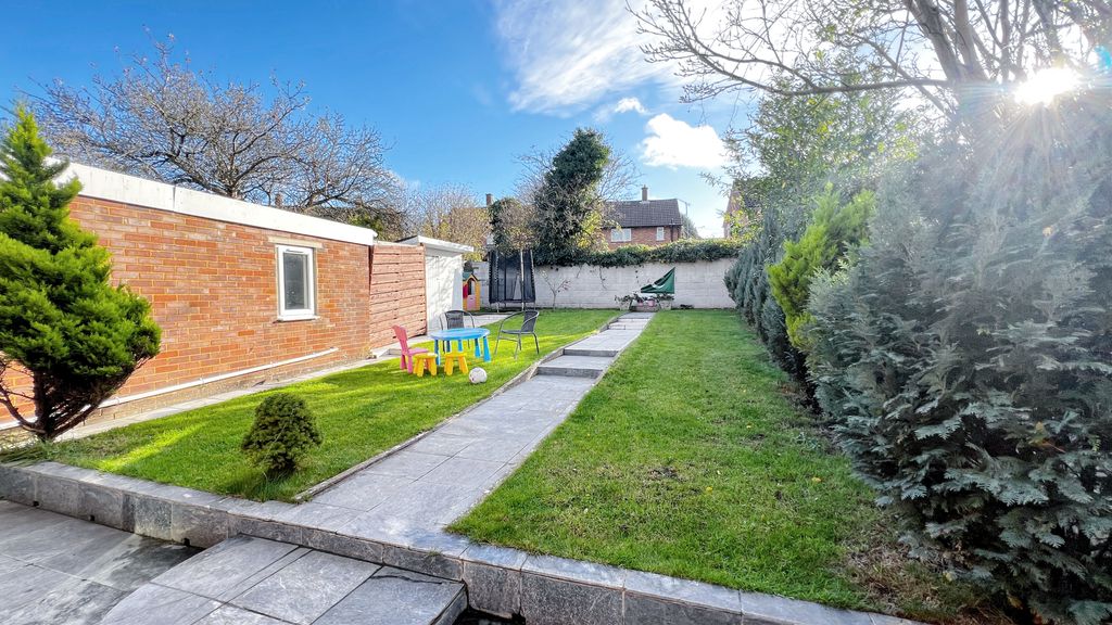 Property photo 2 of 22