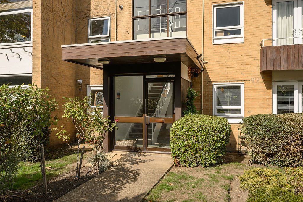 Property photo 2 of 20