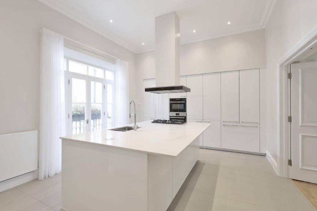 Property photo 3 of 16 45 Bryanston Square 17Of23.Jpg