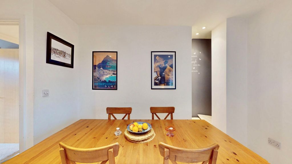 Property photo 3 of 33 Picture No. 28