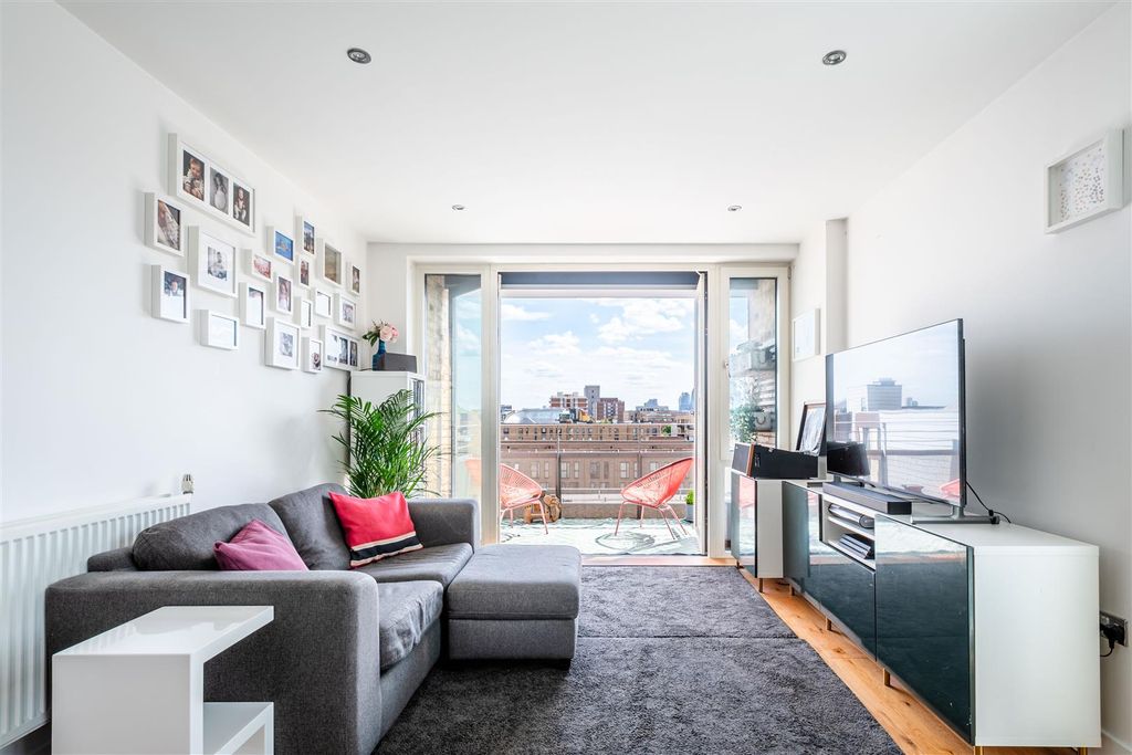 Property photo 2 of 11 2