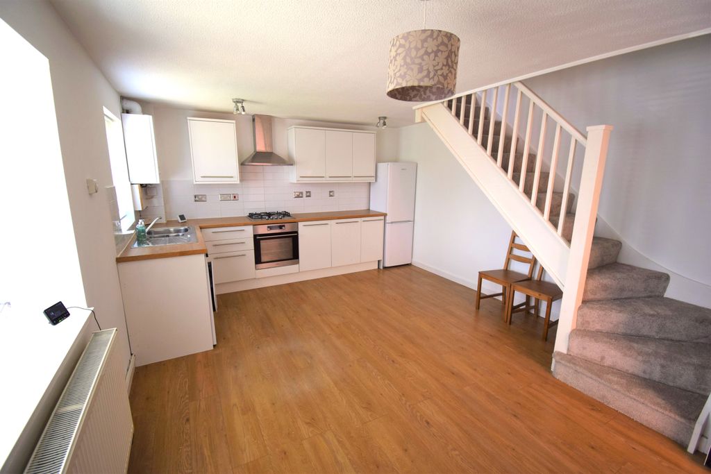 Property photo 3 of 6 Bedroom 1