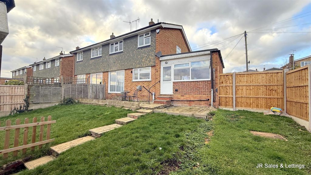 Property photo 2 of 18 Garden