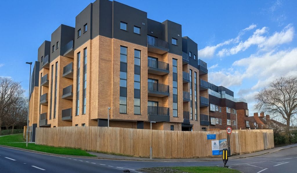 Property photo 1 of 8