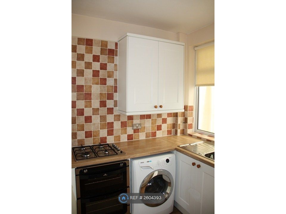 Property photo 2 of 7 Kitchen