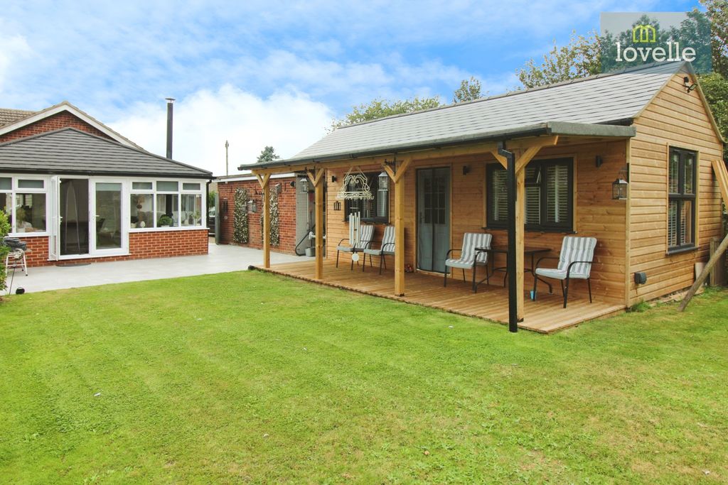Property photo 2 of 24