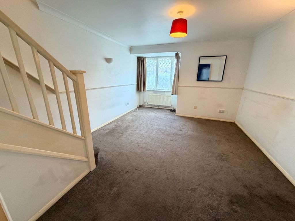 Property photo 3 of 13 5296213