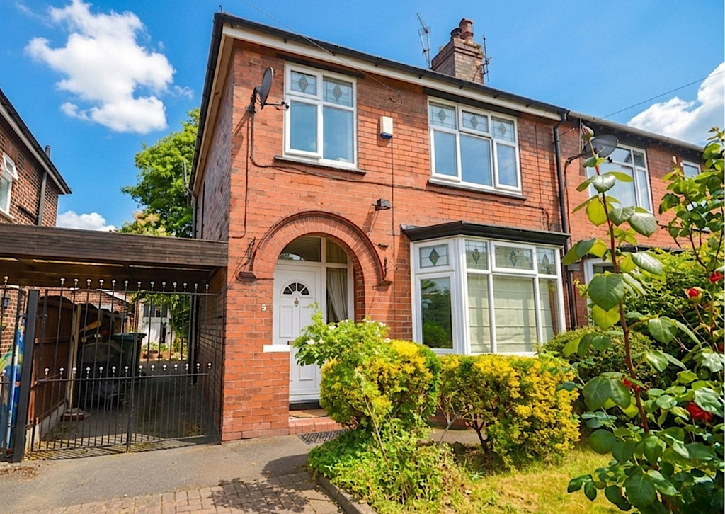 Property photo 1 of 11 Headlands Drive, Prestwich, M25
