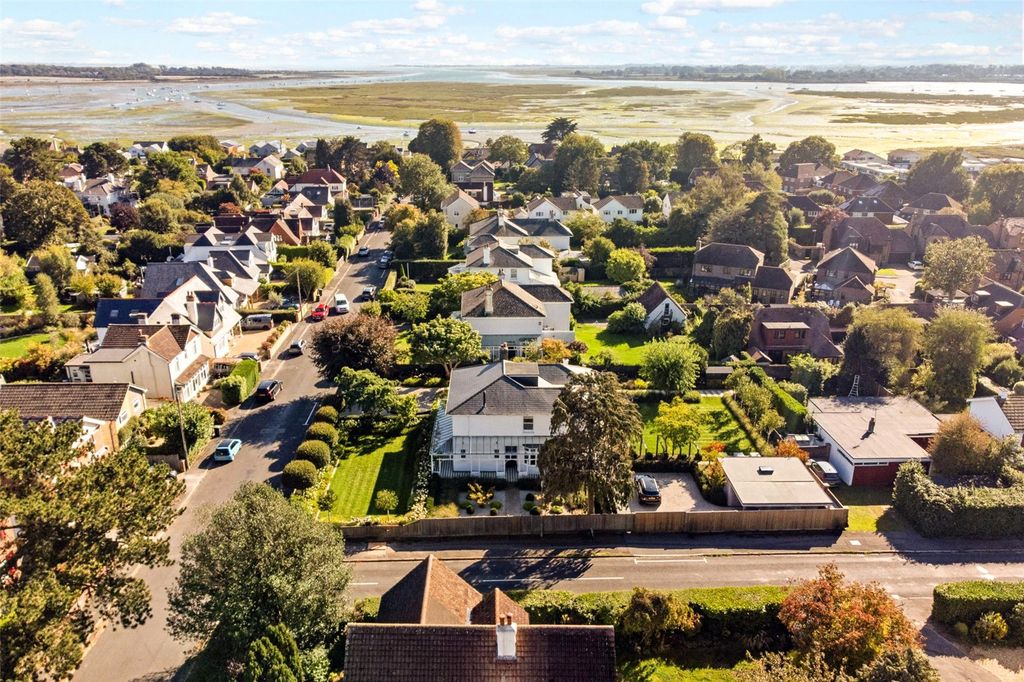 Property photo 2 of 36 Location Drone Shot