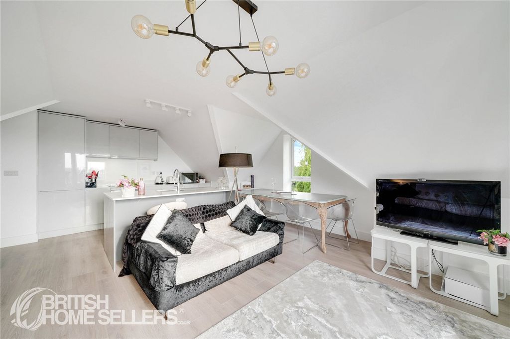 Property photo 3 of 15 3