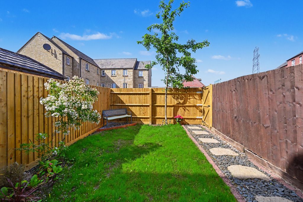 Property photo 2 of 19
