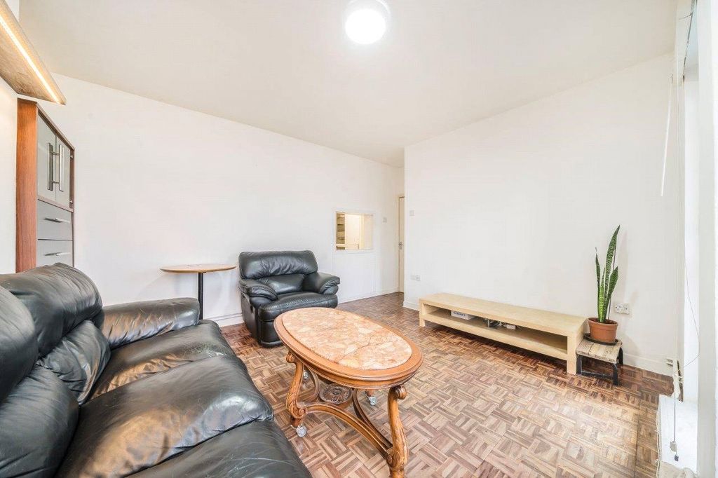 Property photo 2 of 11 Reception