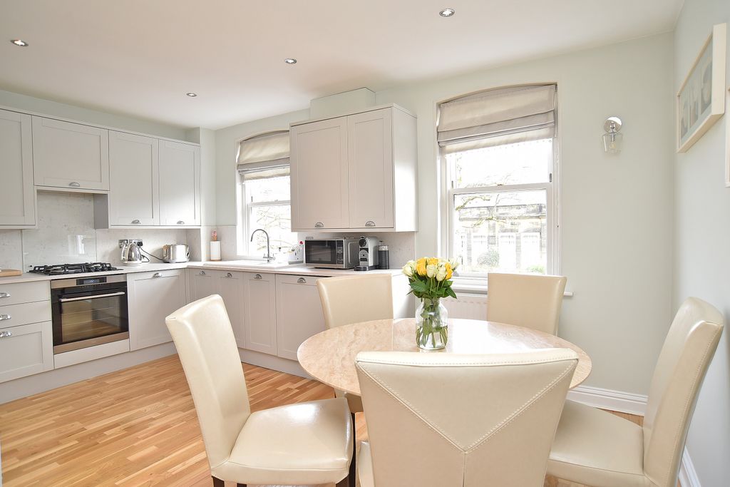 Property photo 2 of 24