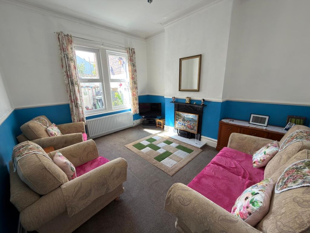 Property photo 3 of 15 c6Eb5Bec-0Eaa-40dc-B81F-90d23c73784B