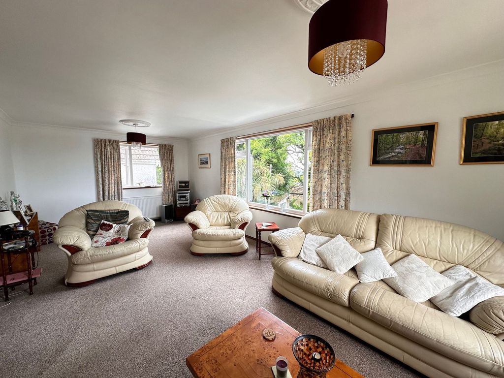 Property photo 3 of 21