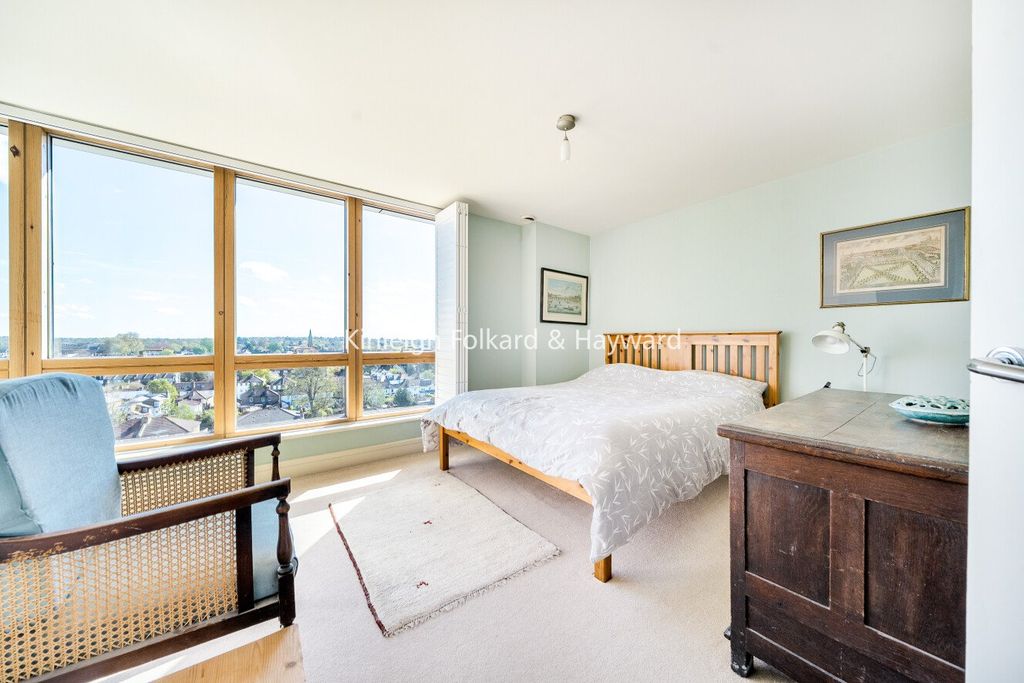 Property photo 2 of 28 Picture No. 09