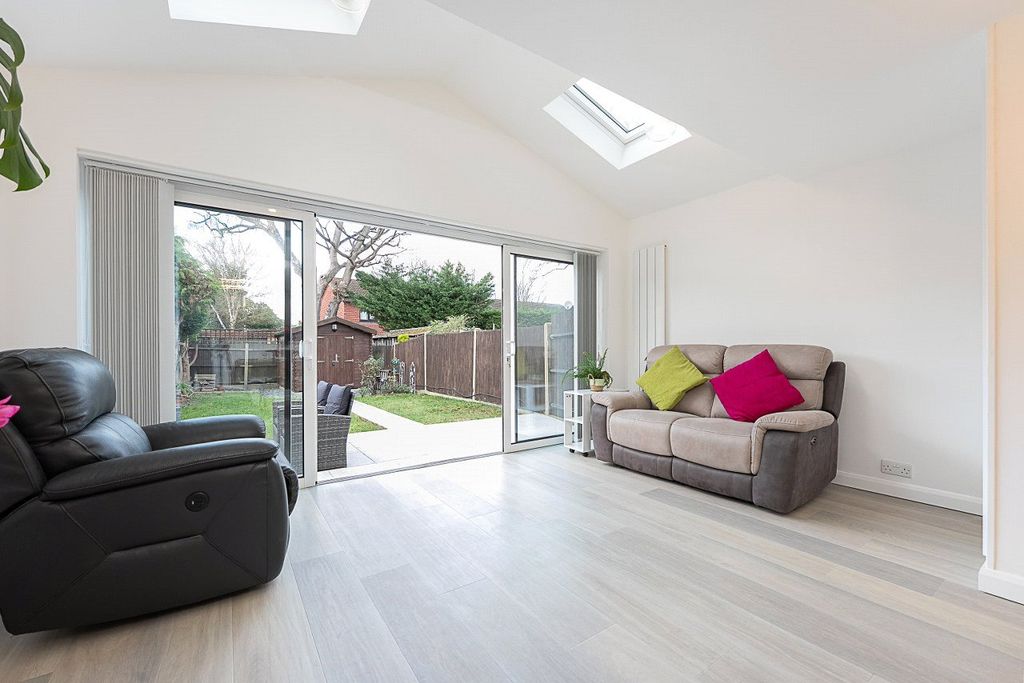 Property photo 3 of 19 Picture No. 18