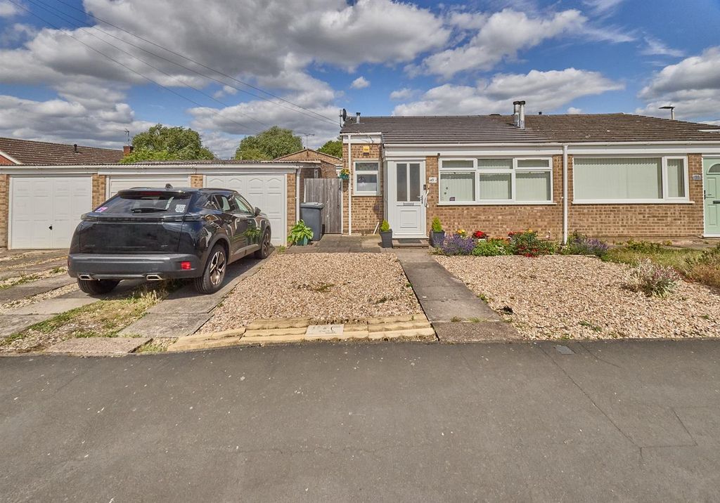 Property photo 1 of 7 9 Aster Close Bb 6.Jpg
