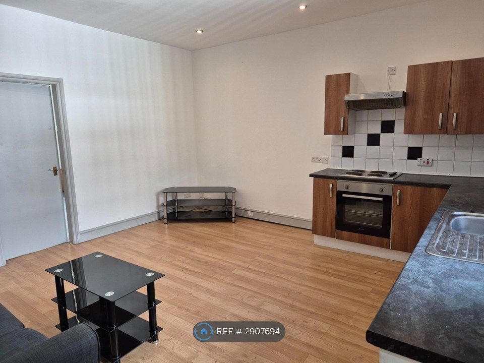 Property photo 1 of 12 Lounge/Kitchen