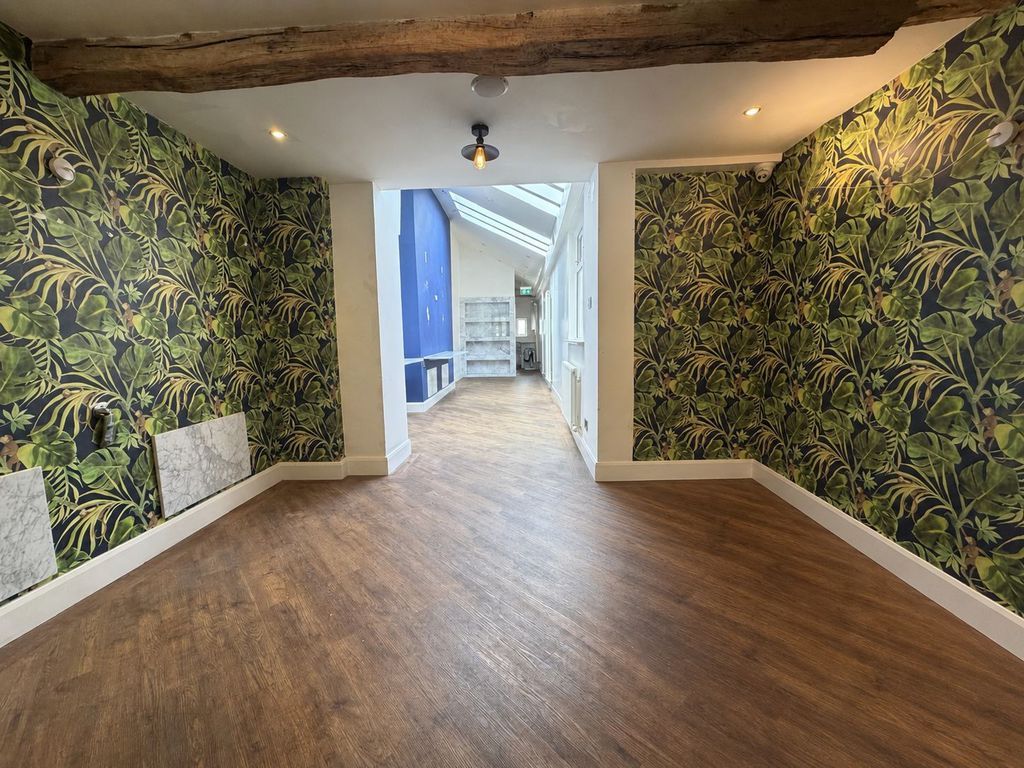 Property photo 3 of 6 Retail Area 2