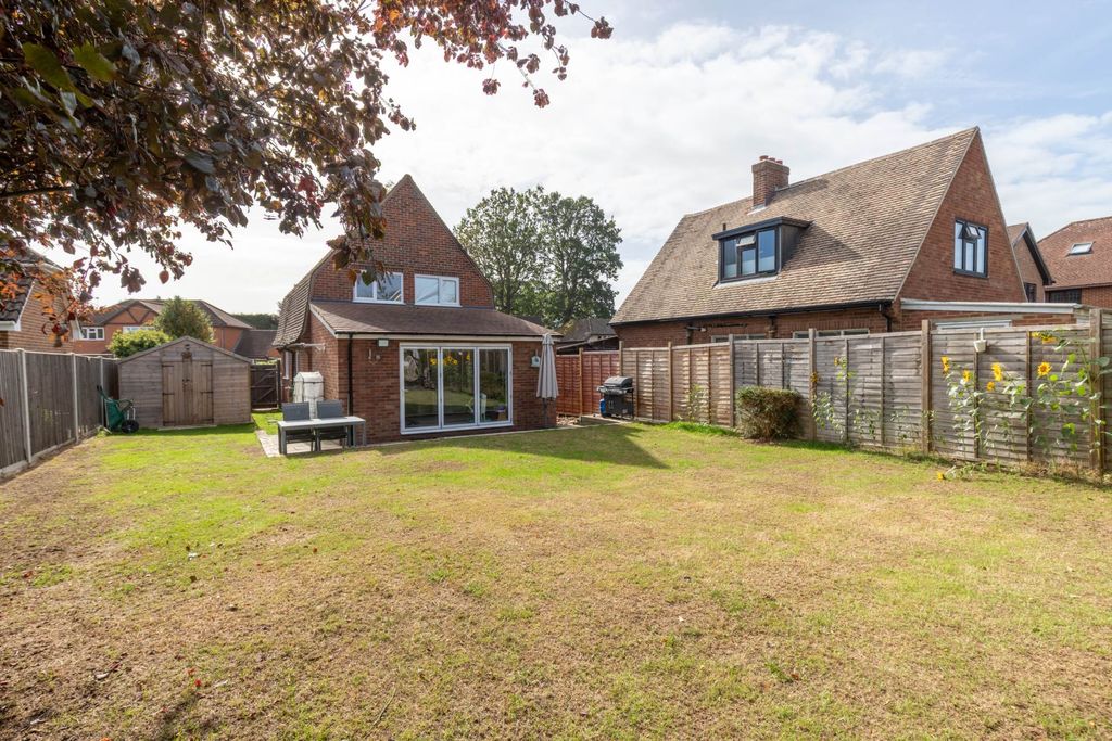 Property photo 1 of 28