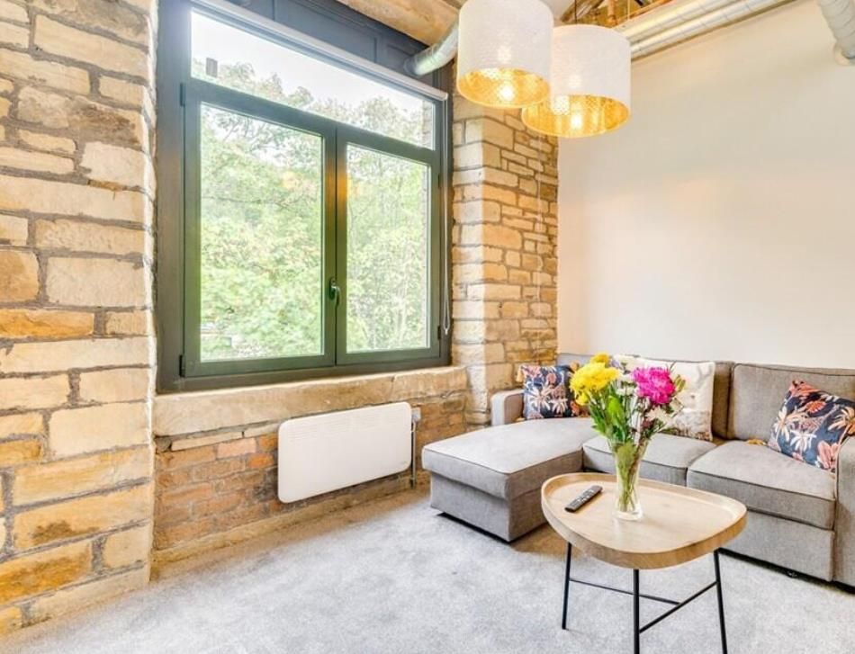 Property photo 3 of 11 Bedroom 1