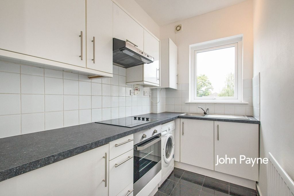 Property photo 2 of 10 Kitchen