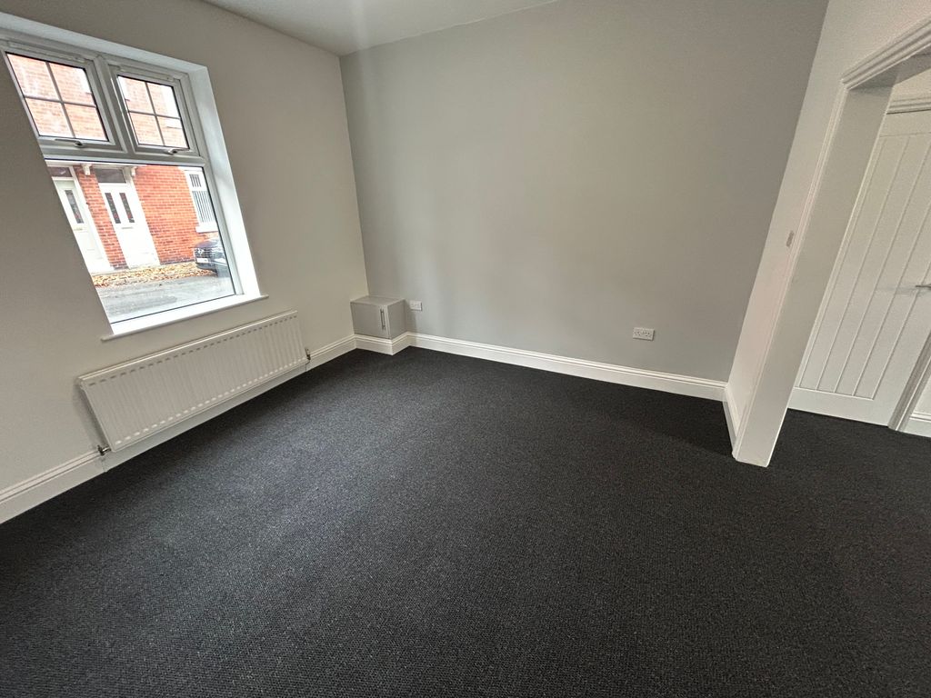 Property photo 3 of 14 Lounge