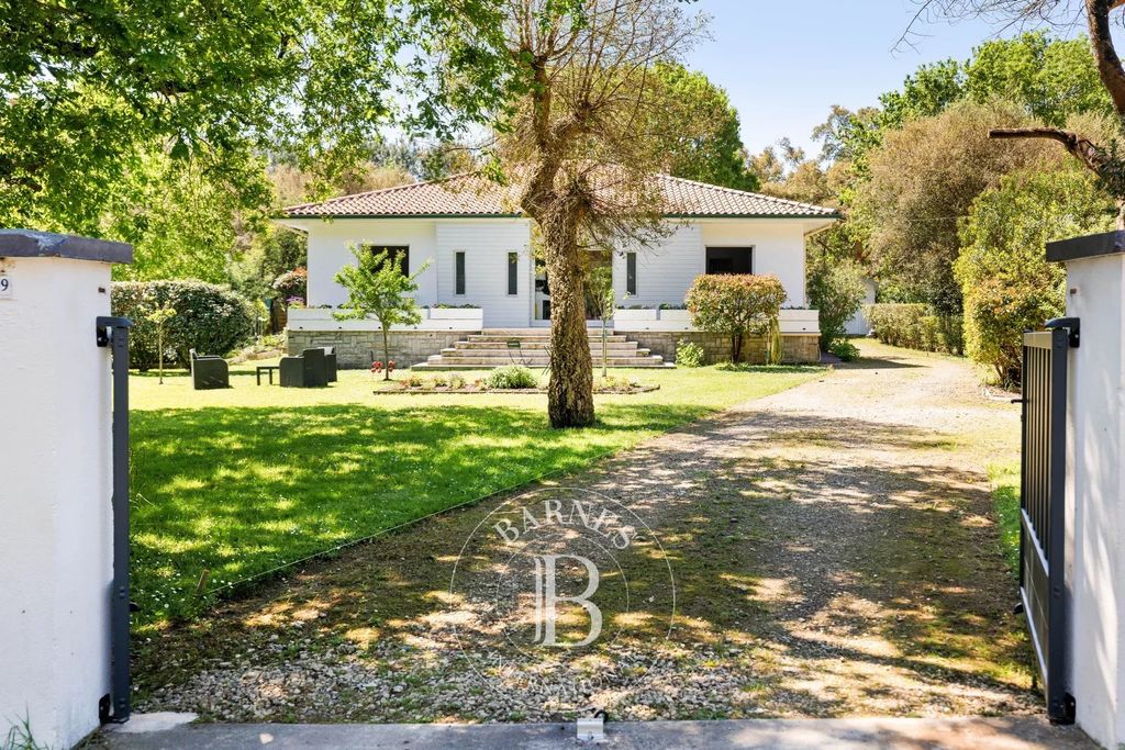 Property photo 2 of 19