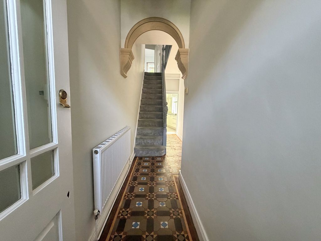 Property photo 2 of 19 Afb7Febd-1263-4Adb-B060-C42EE323E9D0