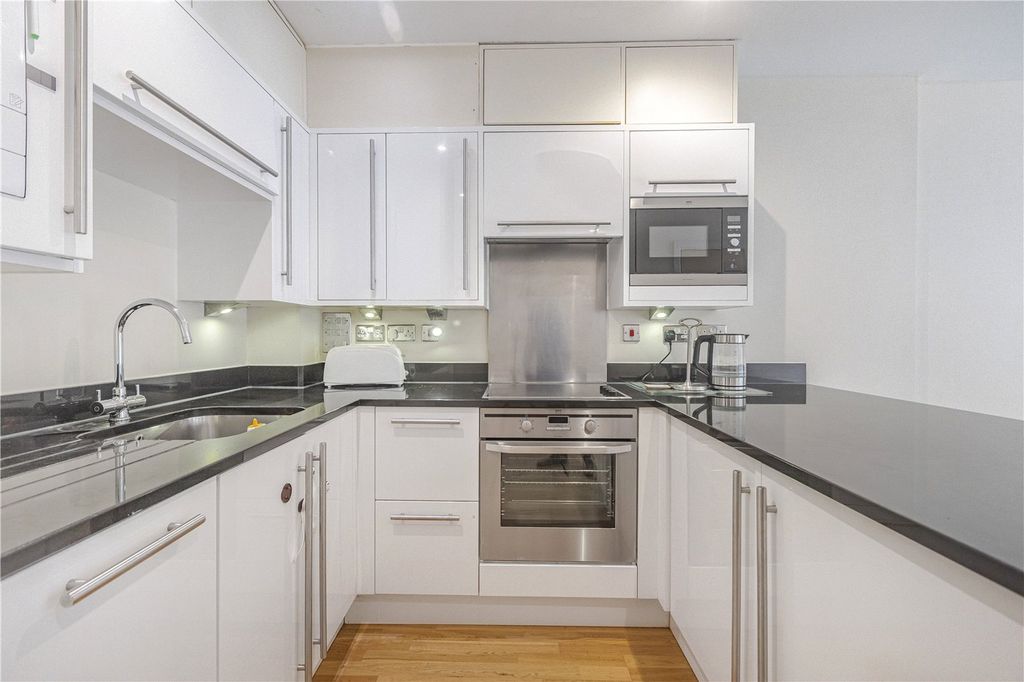 Property photo 3 of 15 Picture No. 04