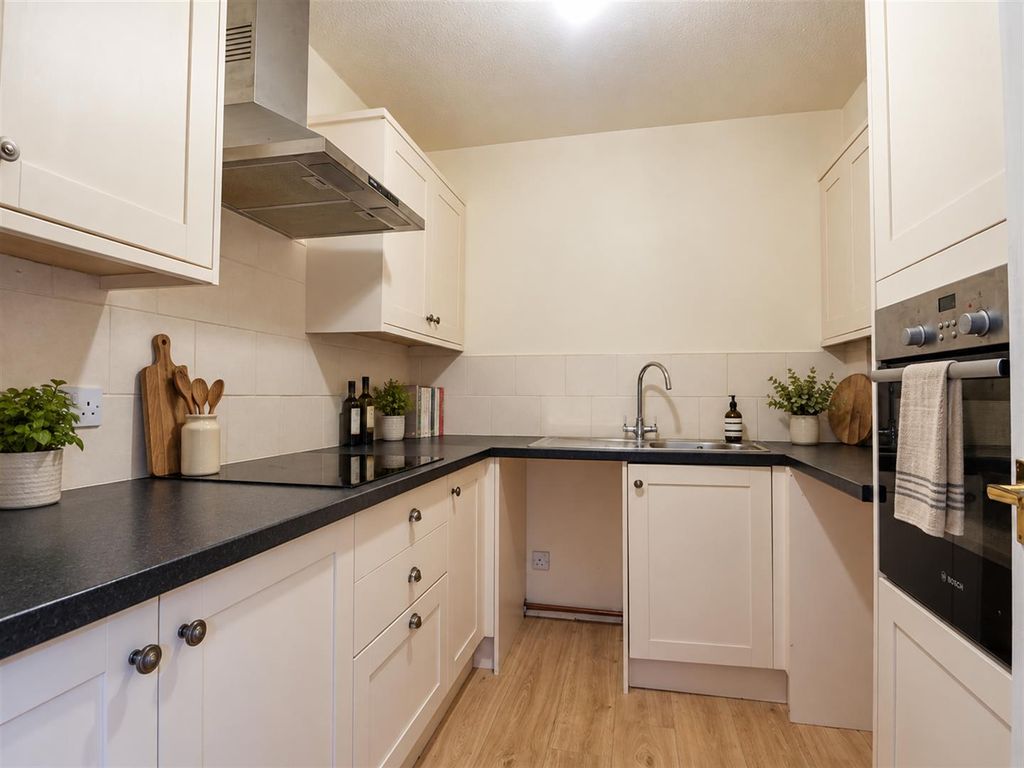 Property photo 3 of 9 Kitchen - 1.Png