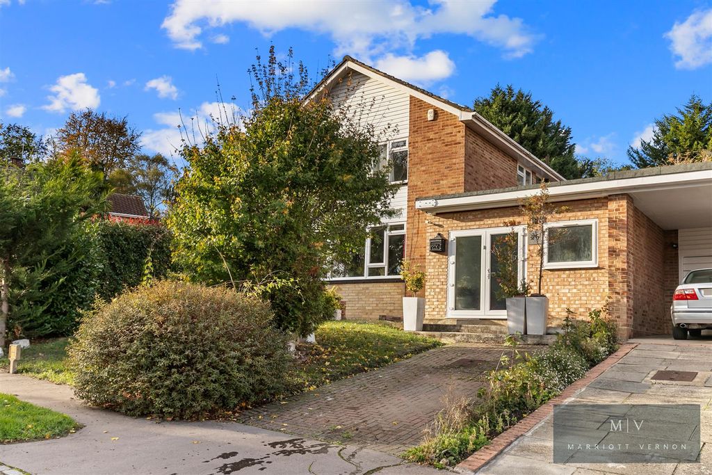 Property photo 1 of 21 Roxton Gardens 26 MV-24.Jpg