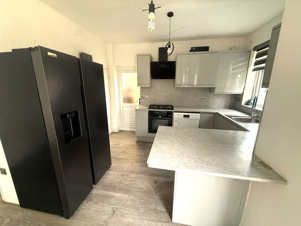 Property photo 2 of 16 5361992