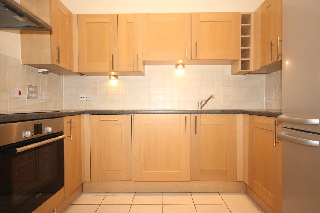 Property photo 3 of 7 Kitchen