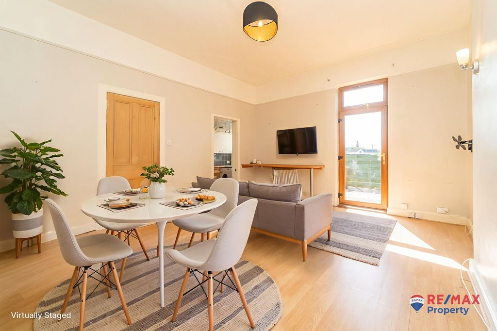 Property photo 3 of 40 Vs Dining Room