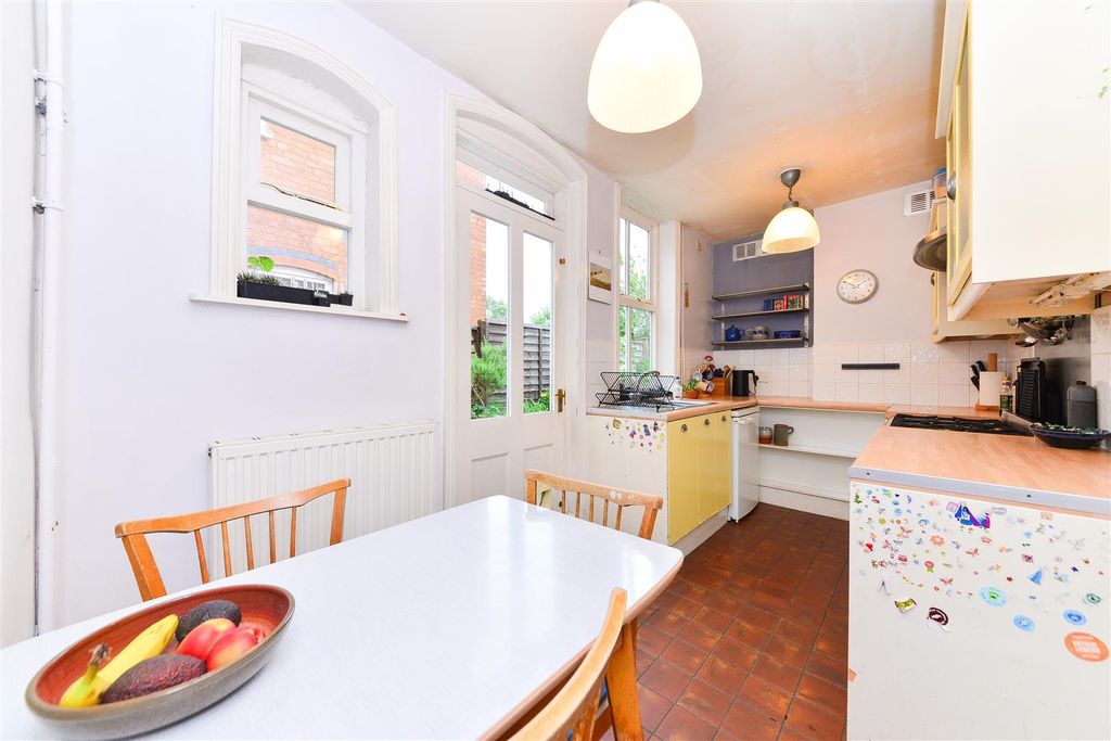 Property photo 3 of 30 Breakfast Kitchen