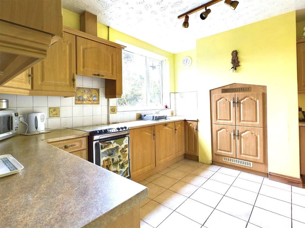 Property photo 2 of 16 Kitchen.Jpg