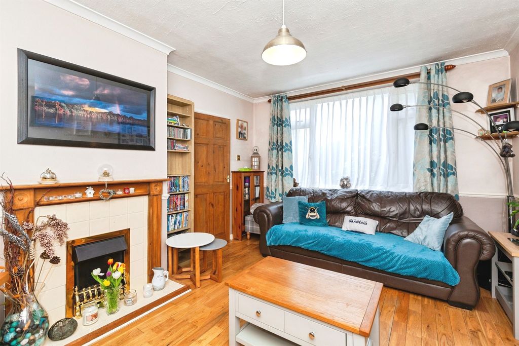 Property photo 3 of 15