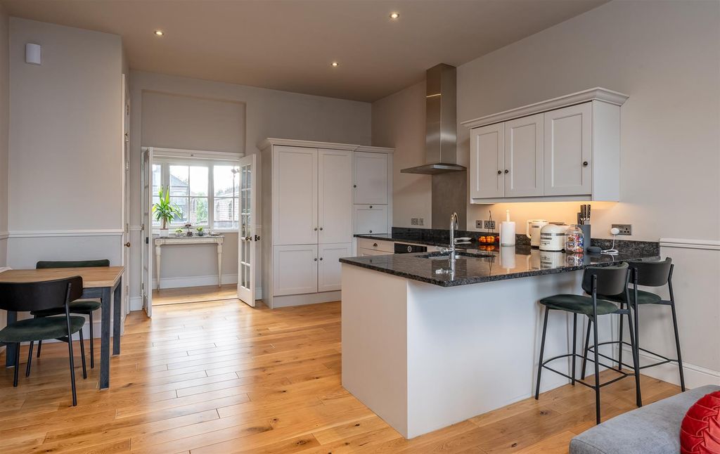Property photo 3 of 13 Open Plan Area