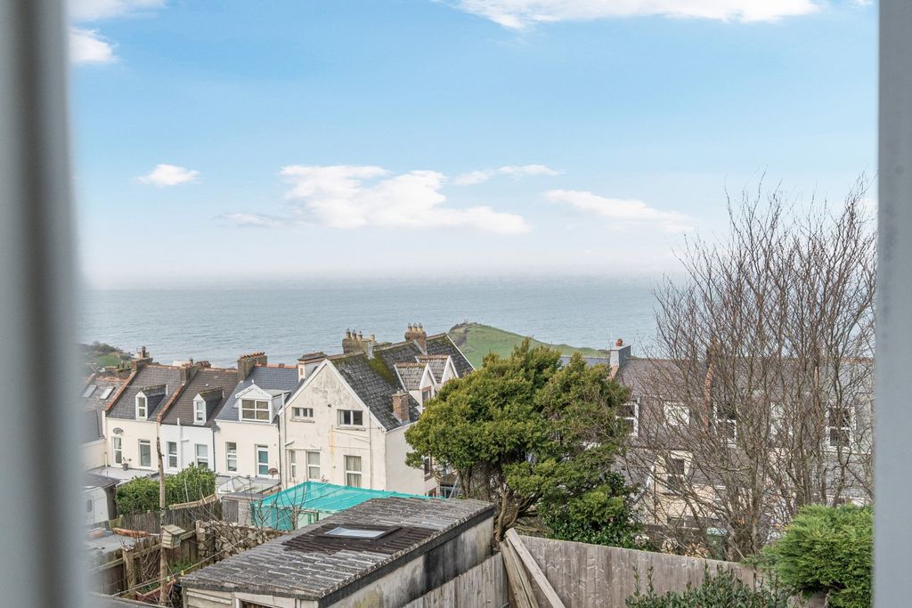 Property photo 3 of 17 1410307-25-698Cac030A1Ea-Arw-1